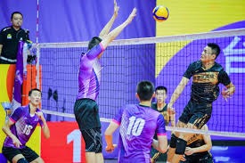 遭争议判罚！巴萨女足1-3不敌皇马女足，韦尔双响